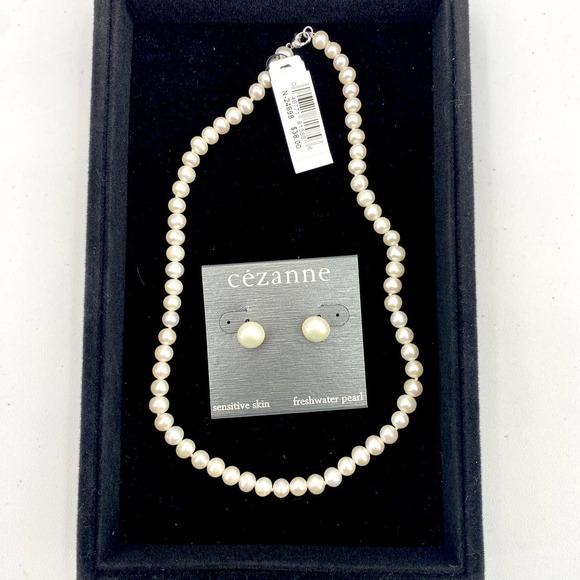 cezanne Jewelry - Cezanne 7mm Freshwater Pearl Collar Necklace & 10 mm Stud Earrings Set NEW